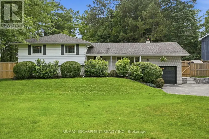 Detached at 2 JAMESON DRIVE, Hamilton