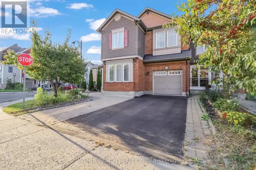 Townhouse at 400 MEADOWHAWK CRESCENT, Ottawa