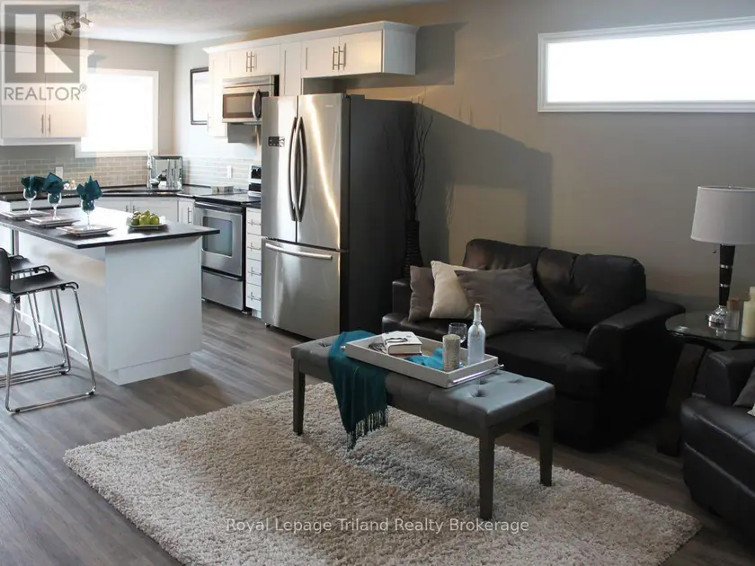 Multiplex at 6 - 687 CANTERBURY STREET, Woodstock