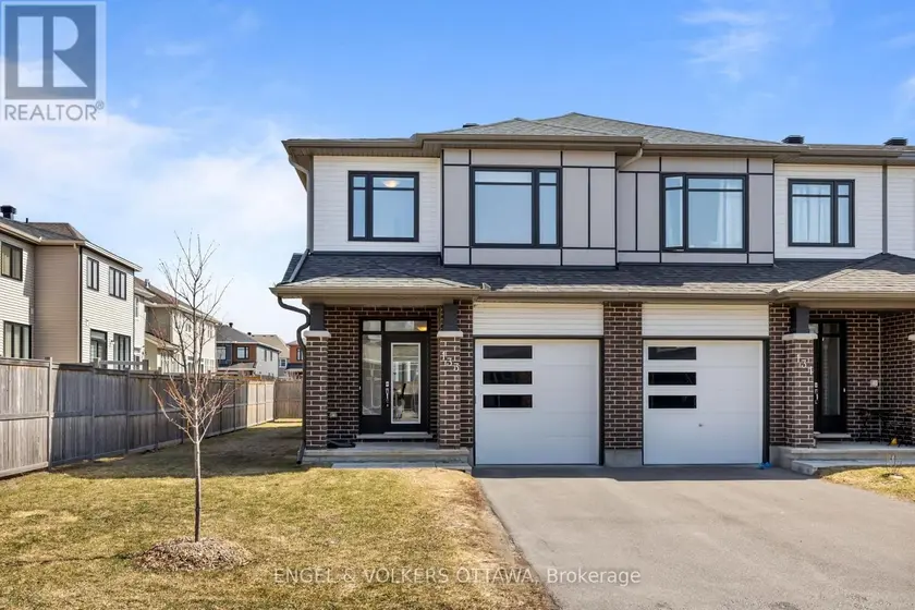 Townhouse at 133 ANGELONIA CRESCENT, Ottawa