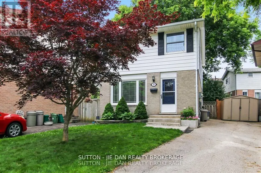 Detached at 55 CONSTABLE COURT, London North