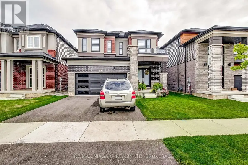 Detached at 10 INGALLS AVENUE, Brantford