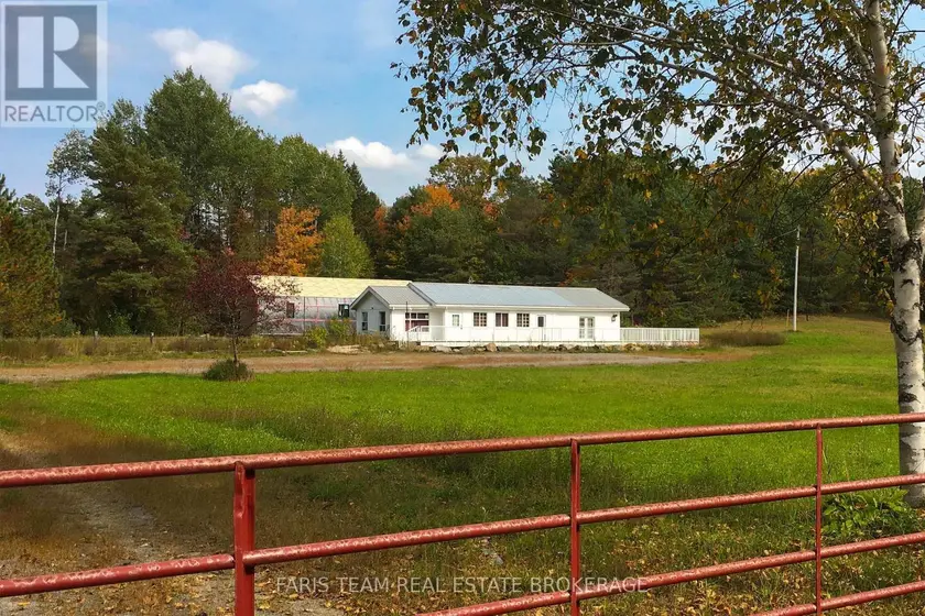 Detached at 2180-2186 HIGHWAY 141, Muskoka Lakes