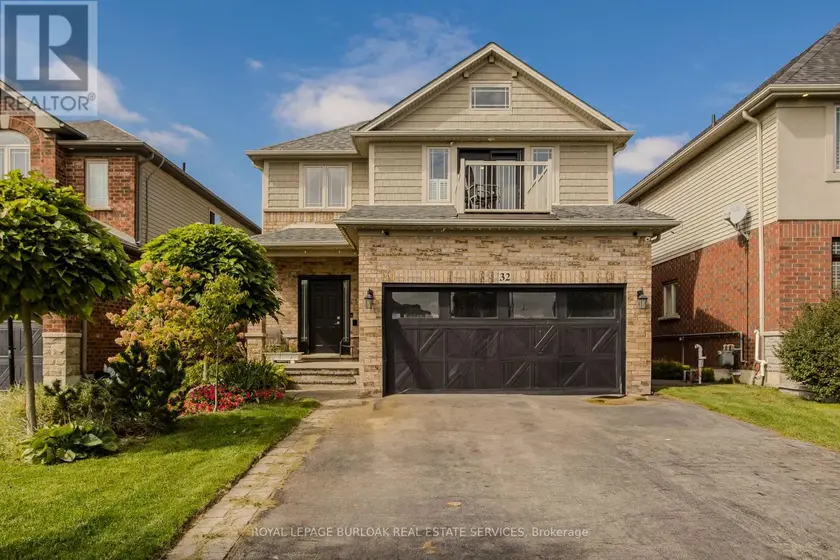 Detached at 32 GREAT OAK TRAIL, Hamilton
