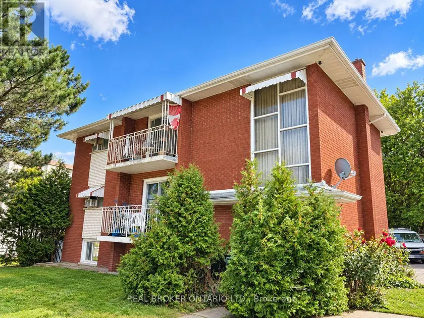 Multiplex at C - 93 BRYBECK CRESCENT, Kitchener