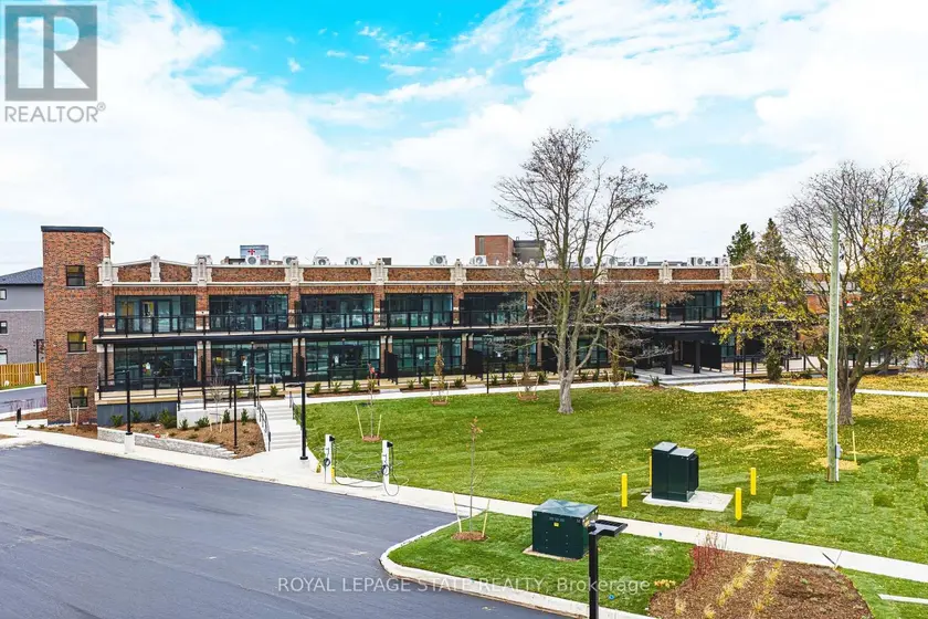 Apartment at 101 - 555 SANATORIUM ROAD, Hamilton