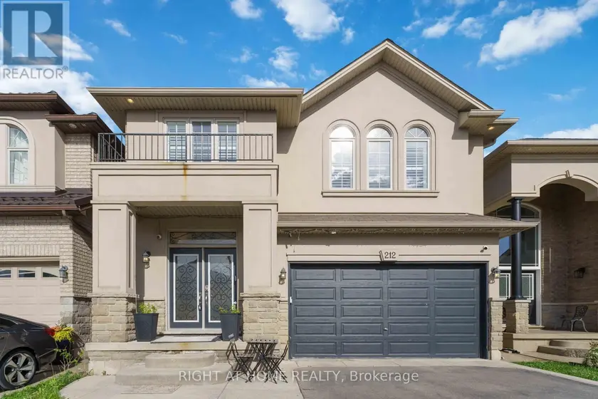Detached at 212 CHARTWELL CIRCLE, Hamilton