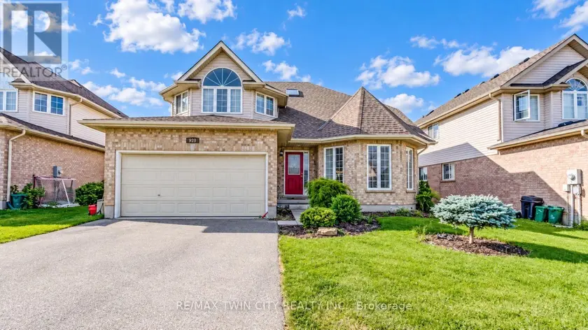 Detached at 920 MARL MEADOW COURT, Kitchener