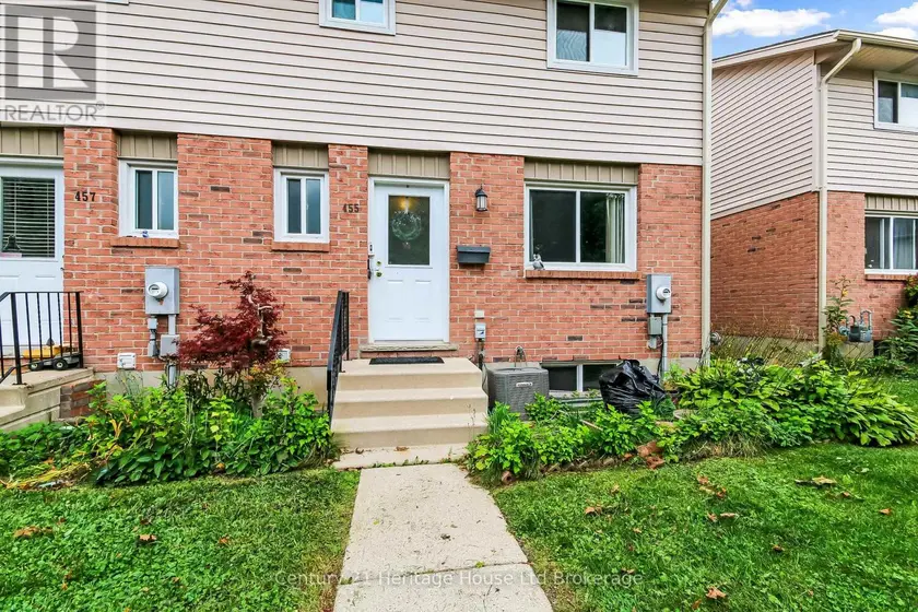 Townhouse at 37 - 455 SPRINGBANK AVENUE N, Woodstock
