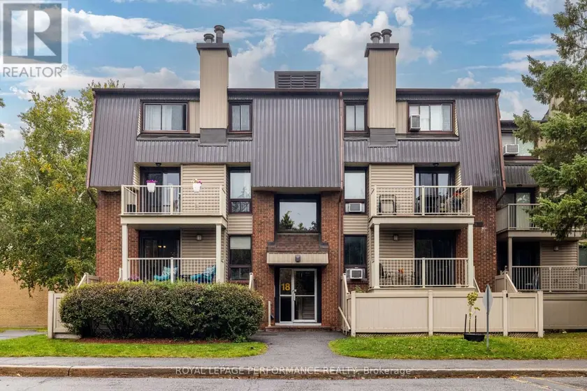 Apartment at 7 - 18 SWEETBRIAR CIRCLE, Ottawa