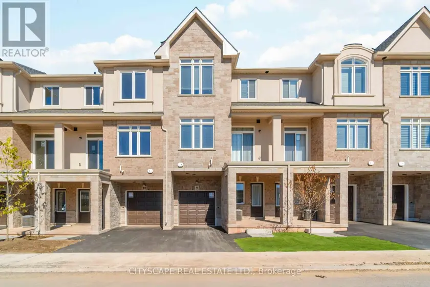 Townhouse at 9 - 40 ZINFANDEL DRIVE, Hamilton