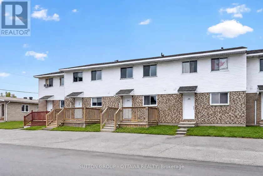 Townhouse at 24 CARRAWAY CRESCENT, South Dundas