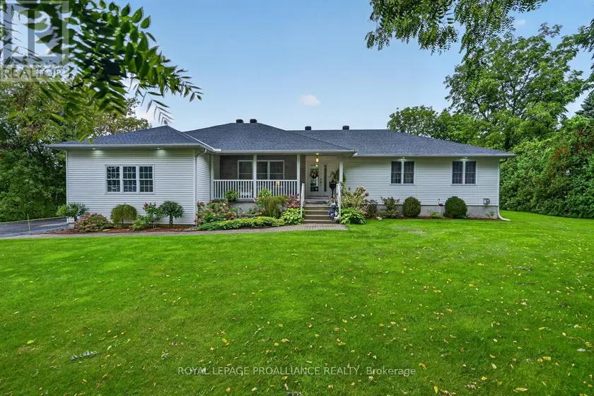 Detached at 1294 COUNTY RD 2 ROAD E, Augusta