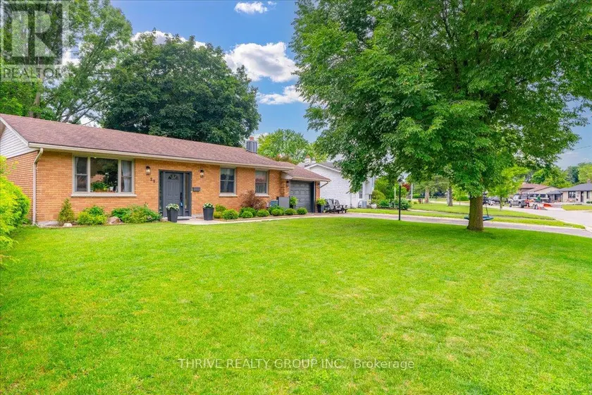 Detached at 29 SOUTHLAND DRIVE, London South