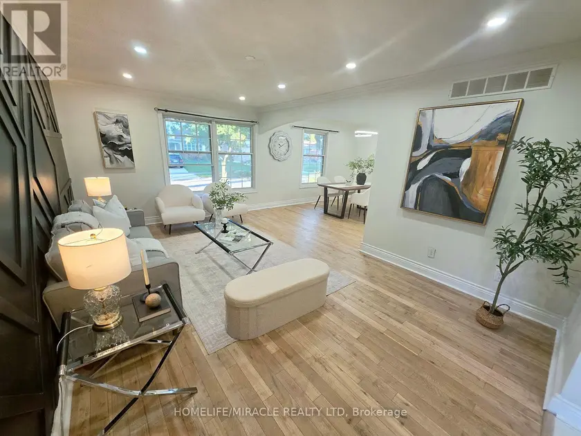 Detached at 23 ALAYNE CRESCENT, London South