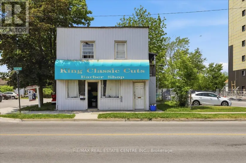 Detached at 233 KING STREET, Welland