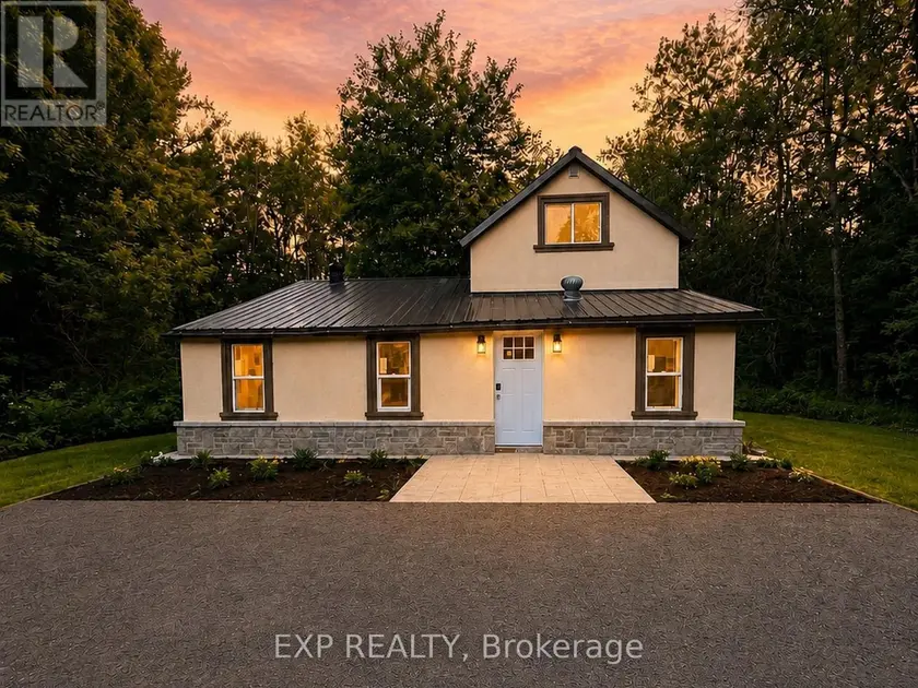 Detached at 137 OLD NORTH ROAD S, Huntsville