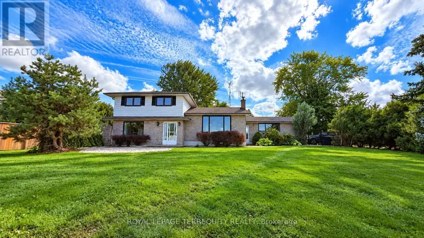 Detached at 410 KERMAN AVENUE, Grimsby