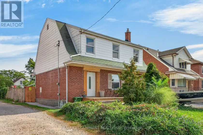 Detached at 111 KENILWORTH AVENUE S, Hamilton
