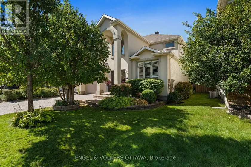 Detached at 18 PONDHOLLOW WAY, Ottawa