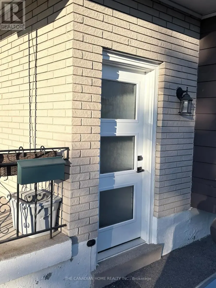 Detached at 2 - 63 CHAMPLAIN AVENUE, Hamilton