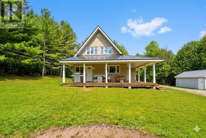 Detached at 636671 EUPHRASIA-HOLLAND TOWNLINE, Grey Highlands