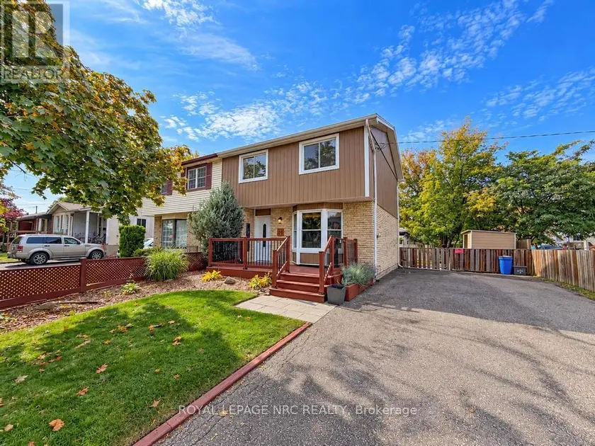 Semi-Detached/Link at 51 STANMARY DRIVE, St. Catharines