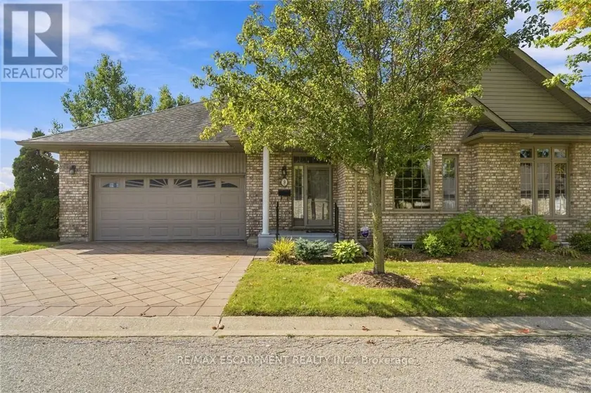 Townhouse at 9 - 500 LAKEVIEW DRIVE, Woodstock