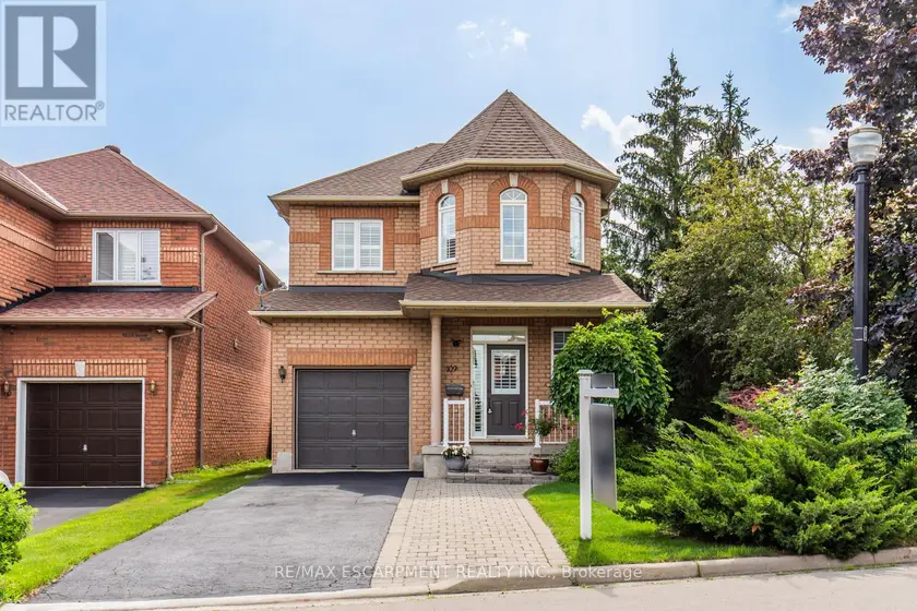 Detached at 109 PEACHWOOD CRESCENT, Hamilton