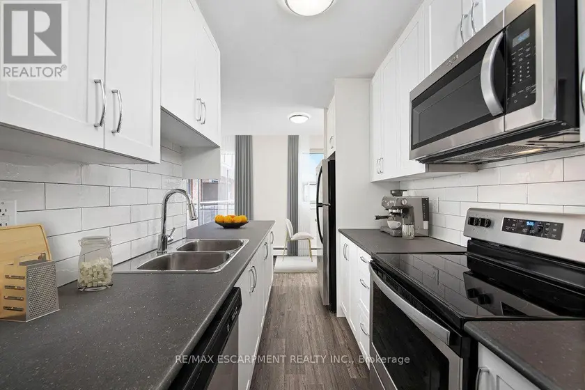 Multiplex at 306 - 607 HERITAGE DRIVE, Waterloo