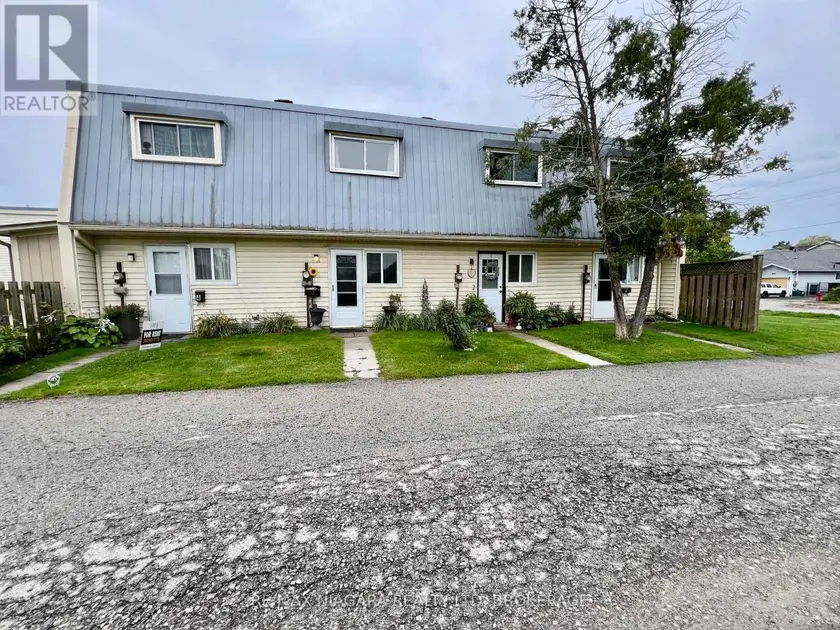 Townhouse at 2 - 8646 WILLOUGHBY DRIVE, Niagara Falls