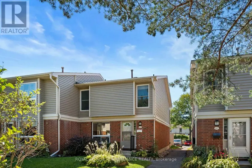 Townhouse at 62 - 820 CAHILL DRIVE W, Ottawa