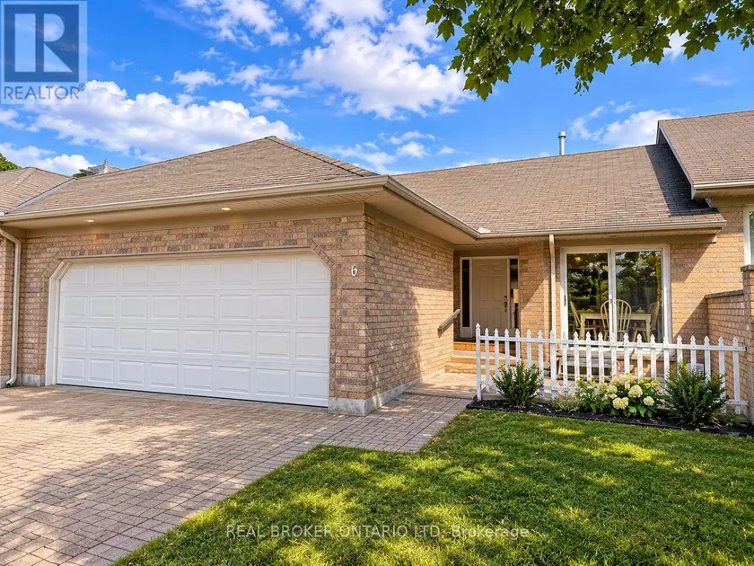 Townhouse at 6 - 861 SHELBORNE STREET, London South