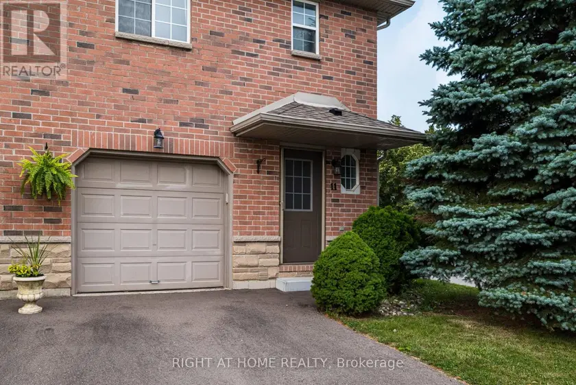 Townhouse at 11 - 39 PINEWOODS DRIVE, Hamilton