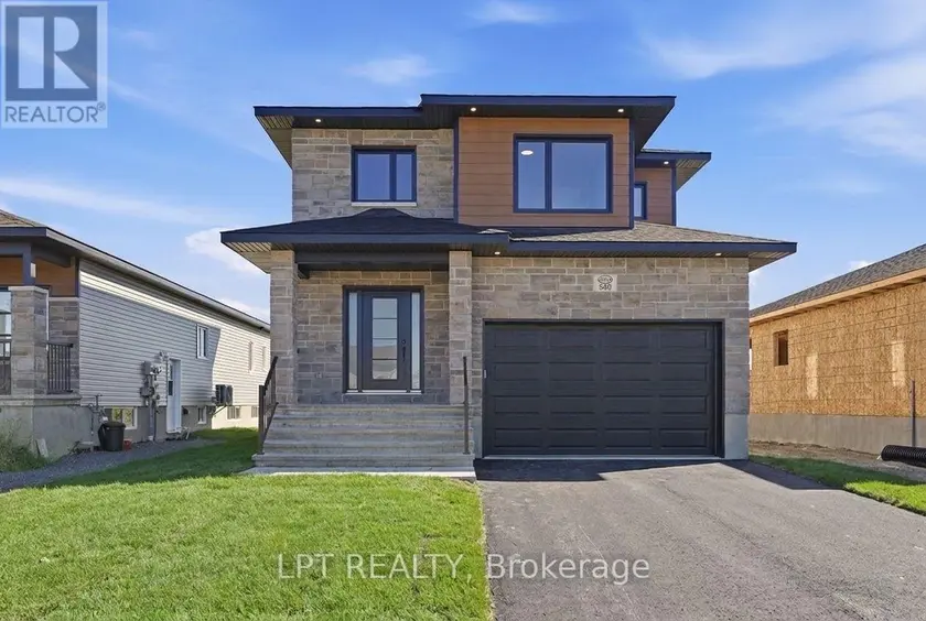 Detached at 72 CHATEAUGUAY STREET, Russell