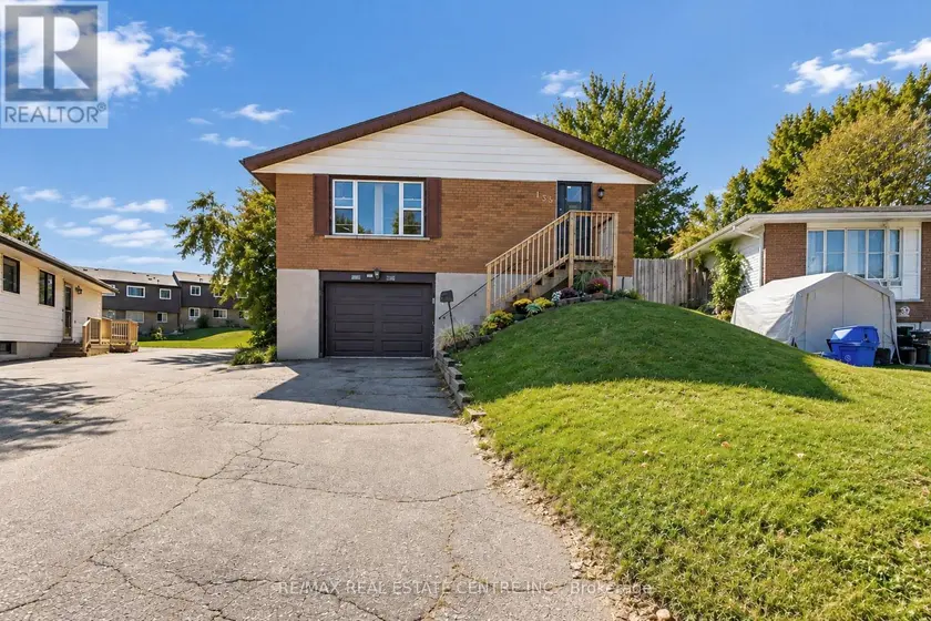 Detached at 135 CEDARHILL CRESCENT, Kitchener