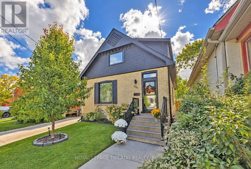 Detached at 349 EMERY STREET E, London South