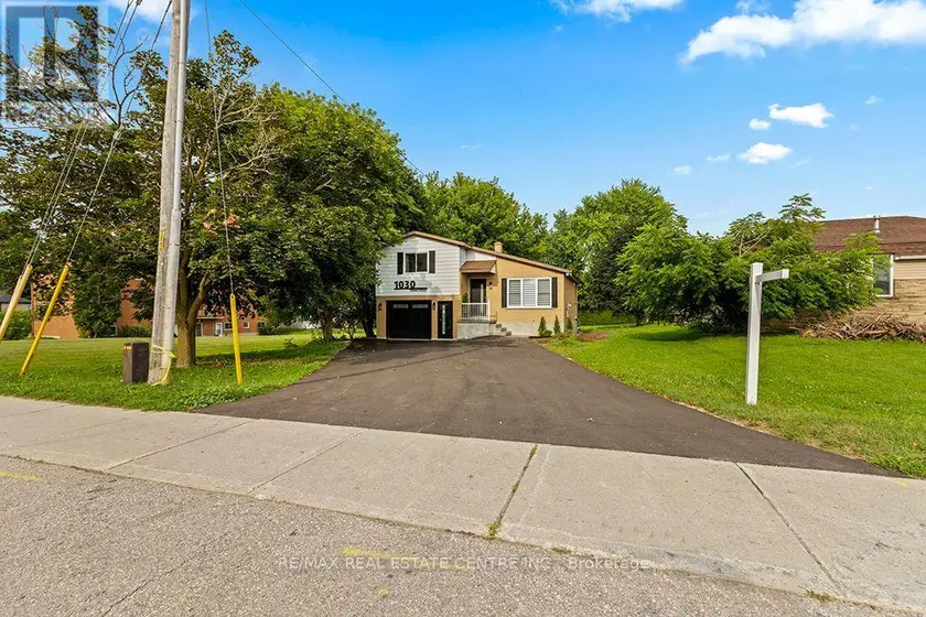 Detached at 1030 YONGE STREET S, Brockton