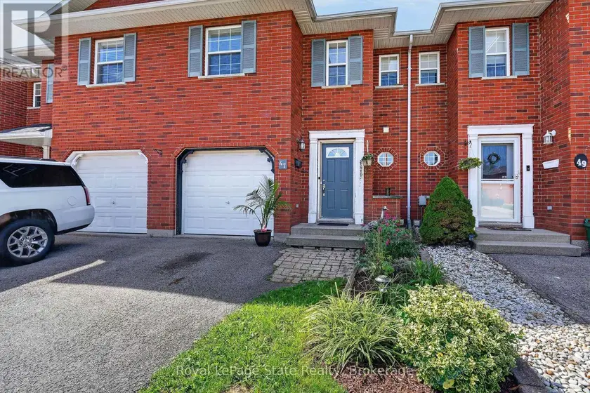 Townhouse at 47 SWAYZE COURT, West Lincoln