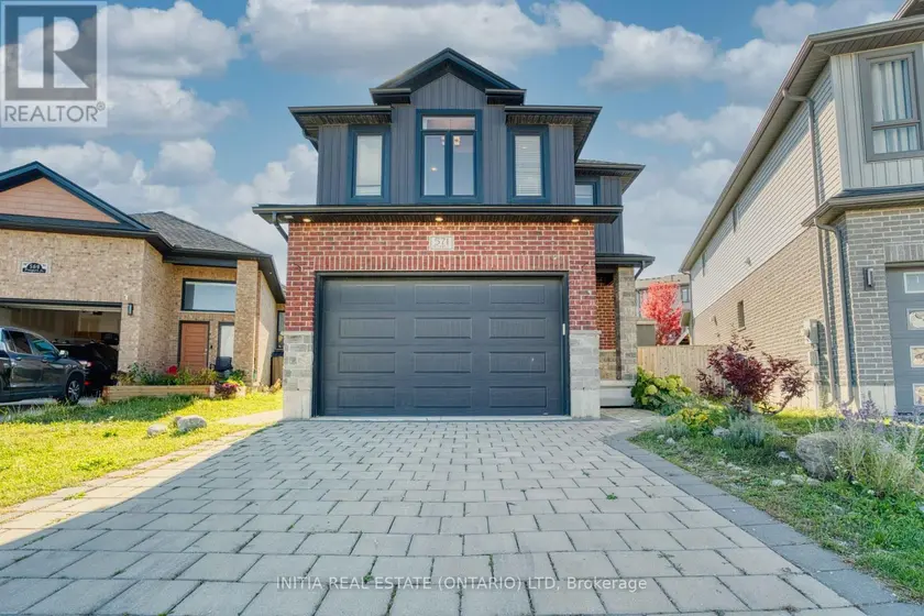 Detached at 571 FREEPORT STREET, London North
