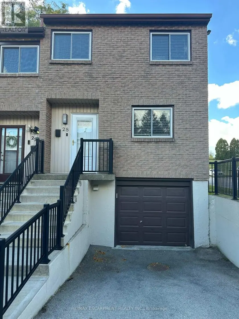 Townhouse at 28 - 250 MAGNOLIA DRIVE, Hamilton