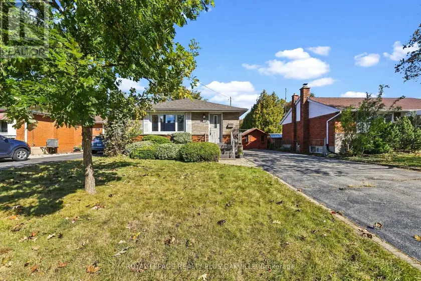 Detached at 19 ENDFIELD AVENUE, Hamilton