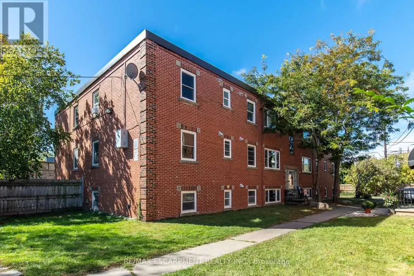 Multiplex at 3 - 3 APPLEWOOD AVENUE, Hamilton
