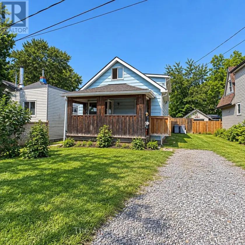 Detached at 17 PATRICIA AVENUE, Welland