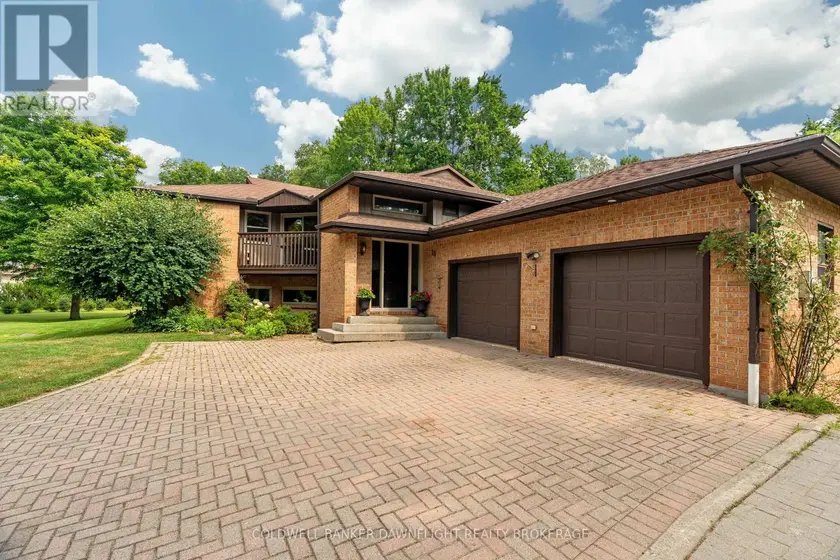Detached at 16 LANSDOWNE PARK CRESCENT, Middlesex Centre