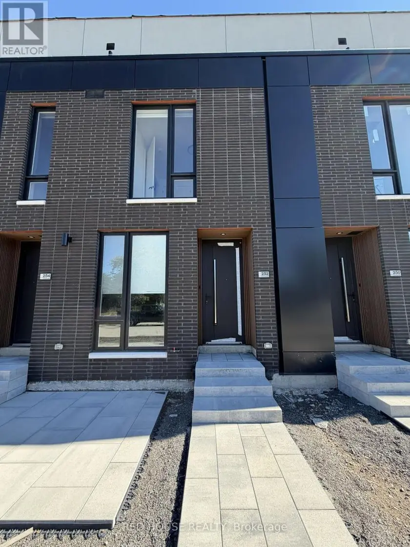 Townhouse at 252 ELLIS AVENUE, St. Catharines