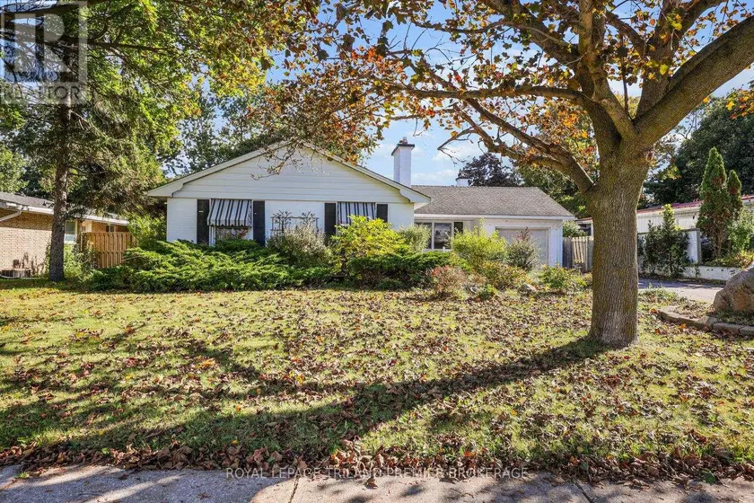 Detached at 669 SANATORIUM ROAD, London North