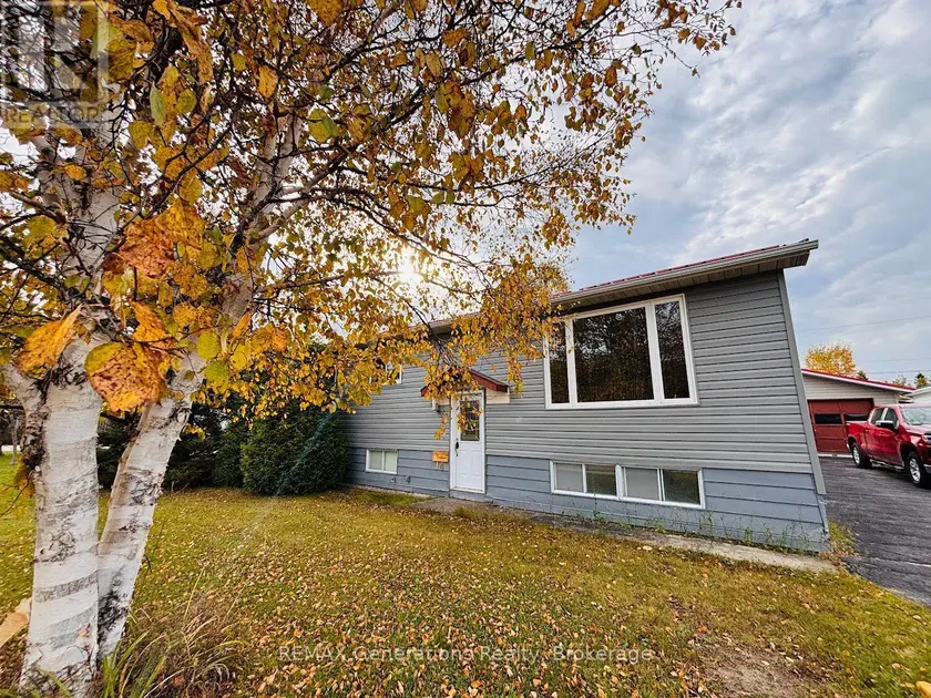 Detached at 14 LLOYD IRWIN STREET, Marathon