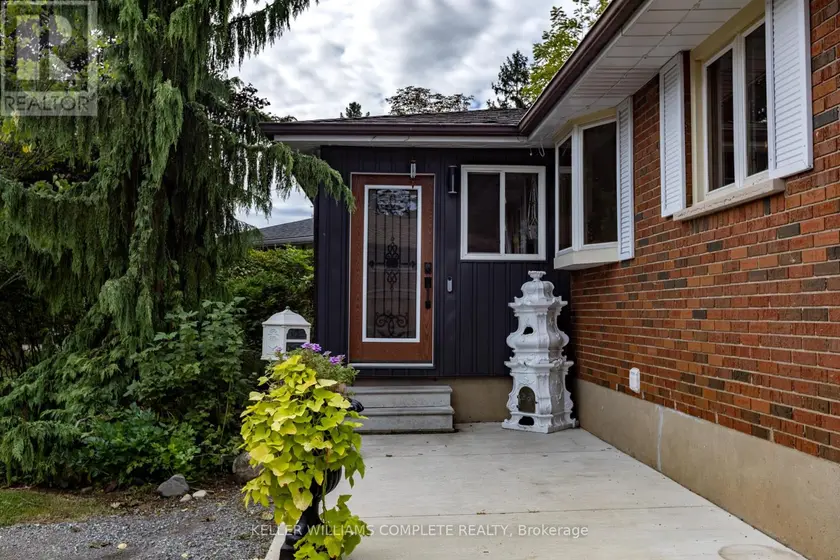 Detached at 9 GLEN AVENUE, St. Catharines