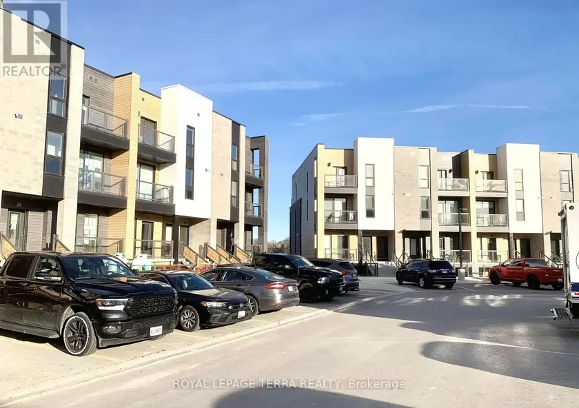 Townhouse at 38 - 261 WOODBINE AVENUE, Kitchener